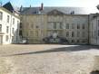  palais et cour pavée